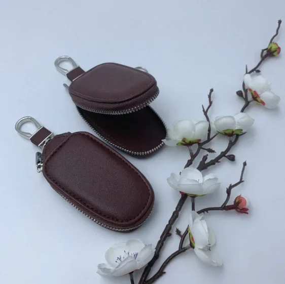 Ключница из искусственной кожи – обзор и цена Monogram Keychain Leather