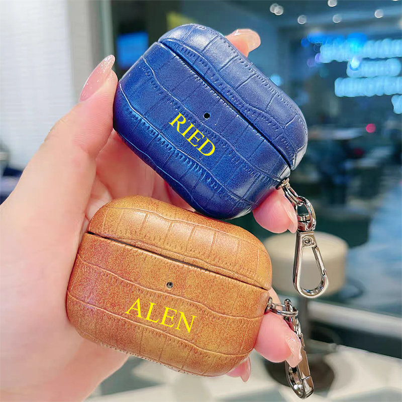 Чехол для наушников из крокоди – обзор и цена Monogram Keychain Leather