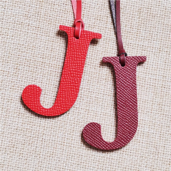 Английская буква H I J K L M N – обзор и цена Monogram Keychain Leather